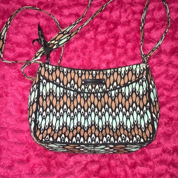 Vera Bradley Crossbody! - Picture 1 of 5